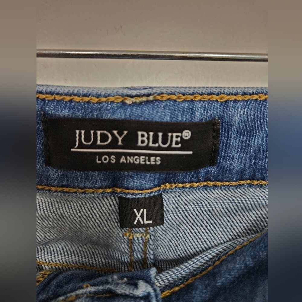 Judy Blue Classic Rolled Hem Denim Shorts - Blue - Picture 6 of 8